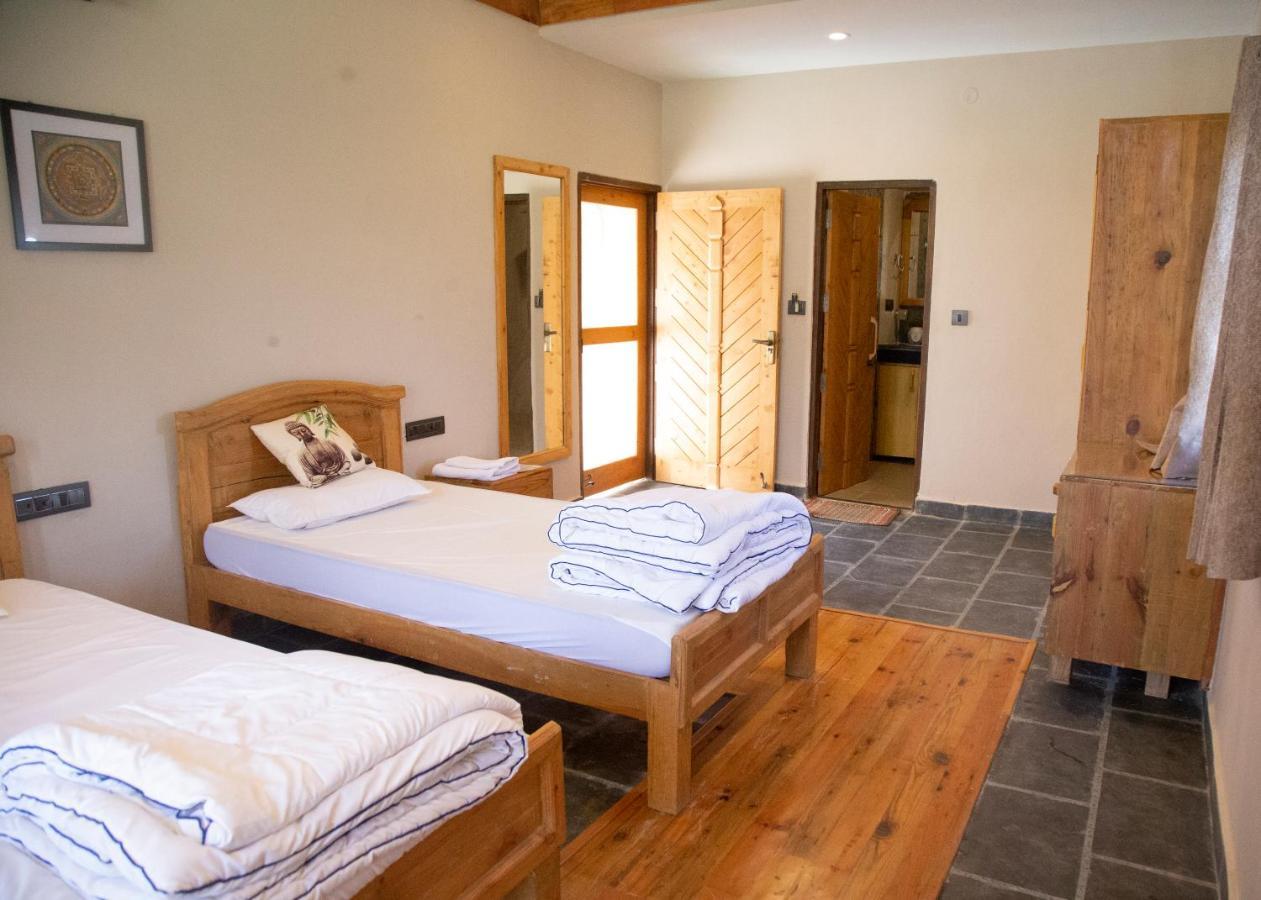Osho Himalayas Wellness Resort คางกรา ภายนอก รูปภาพ