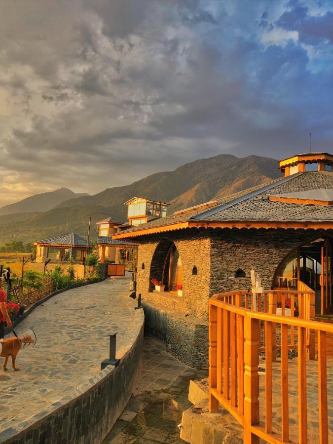 Osho Himalayas Wellness Resort คางกรา ภายนอก รูปภาพ