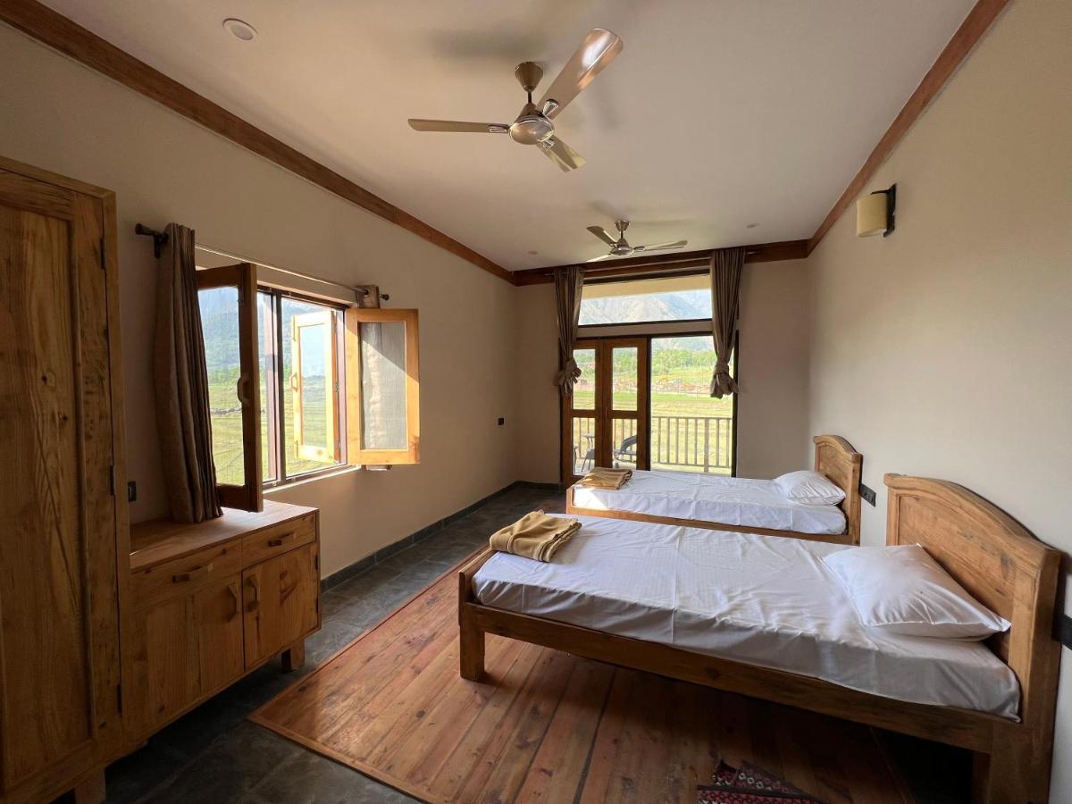 Osho Himalayas Wellness Resort คางกรา ภายนอก รูปภาพ