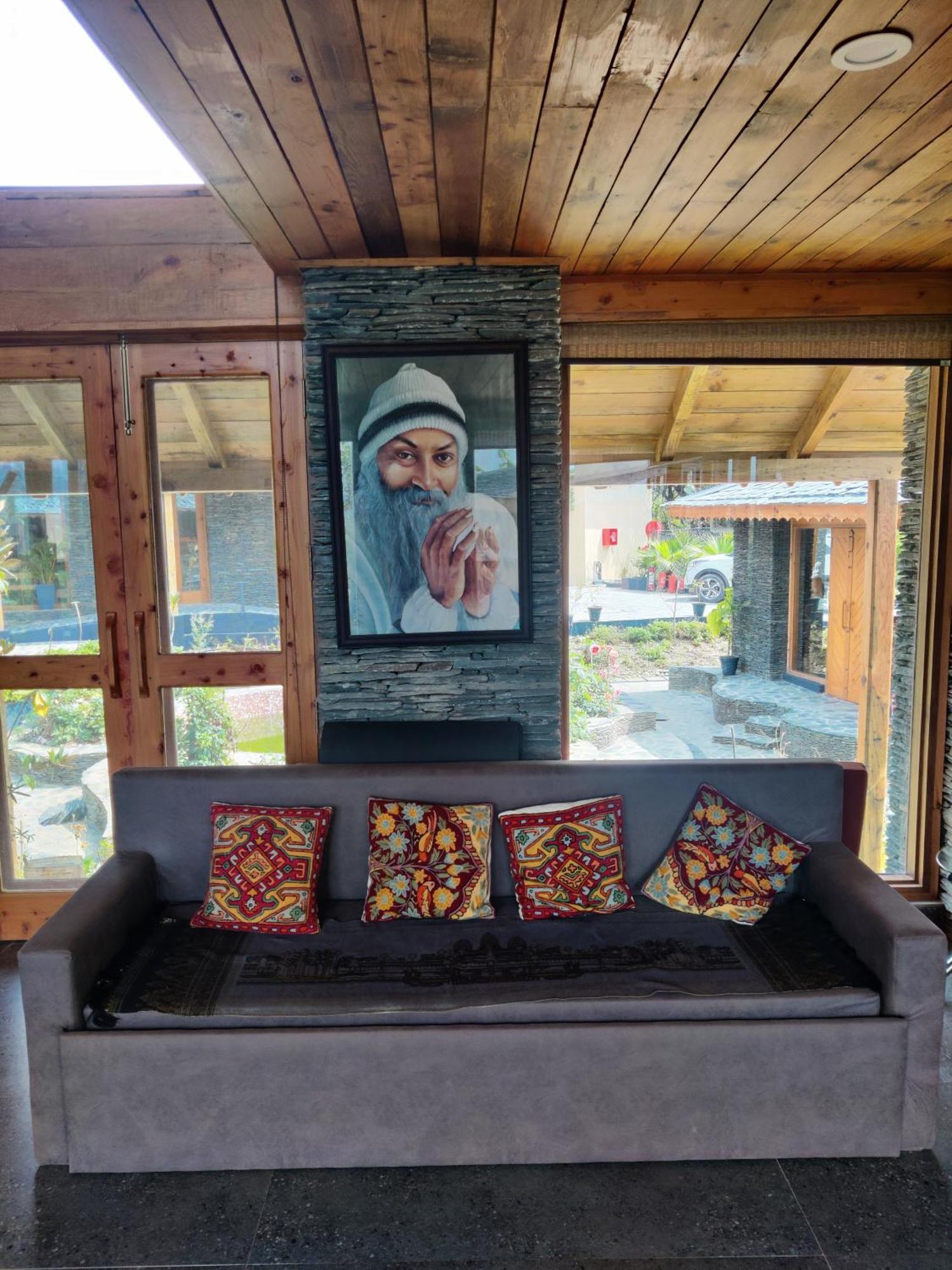 Osho Himalayas Wellness Resort คางกรา ภายนอก รูปภาพ