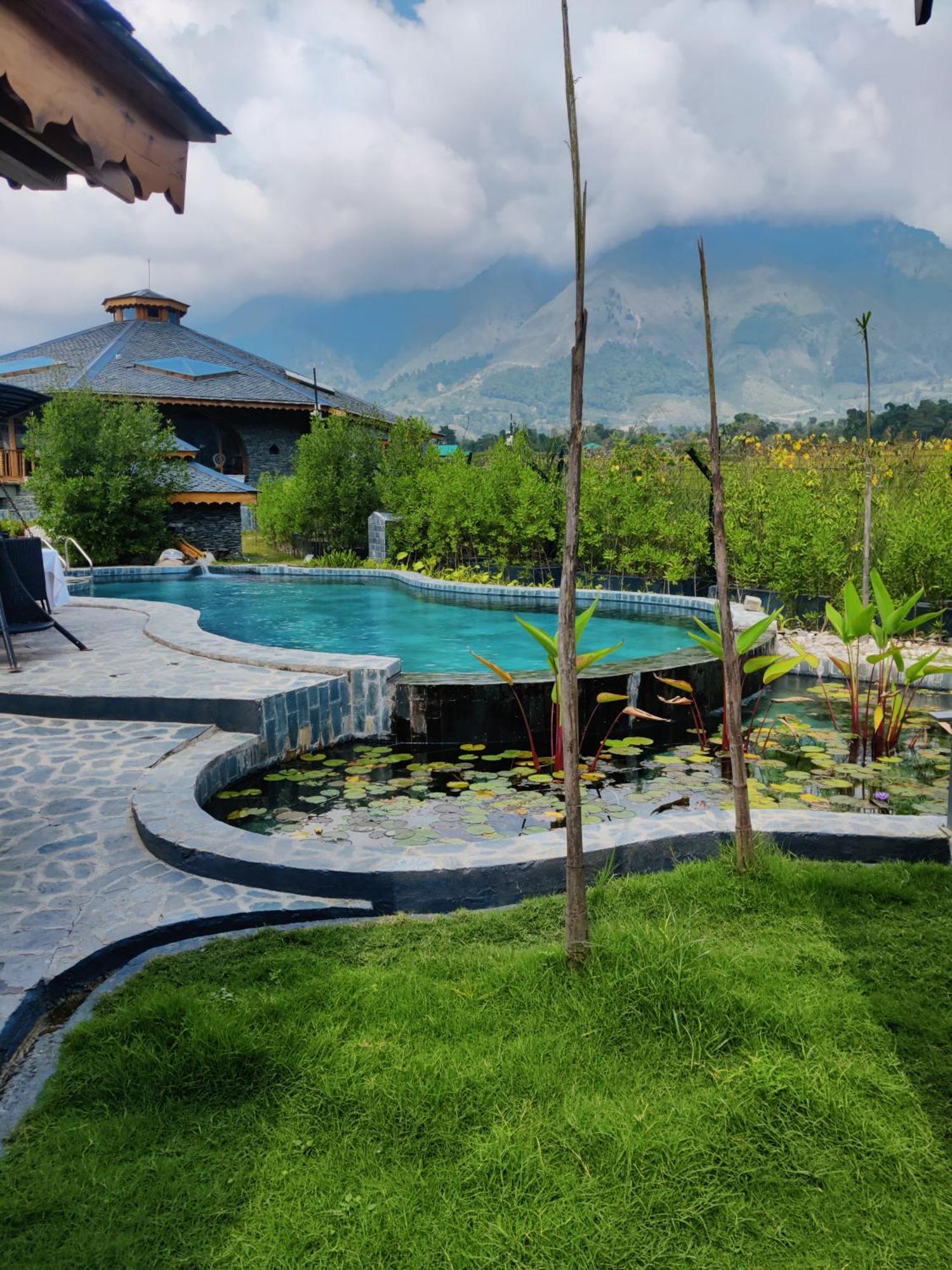Osho Himalayas Wellness Resort คางกรา ภายนอก รูปภาพ